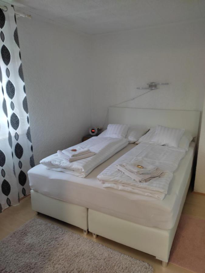 Gaestezimmer Boxenstopp Veitsbronn 외부 사진