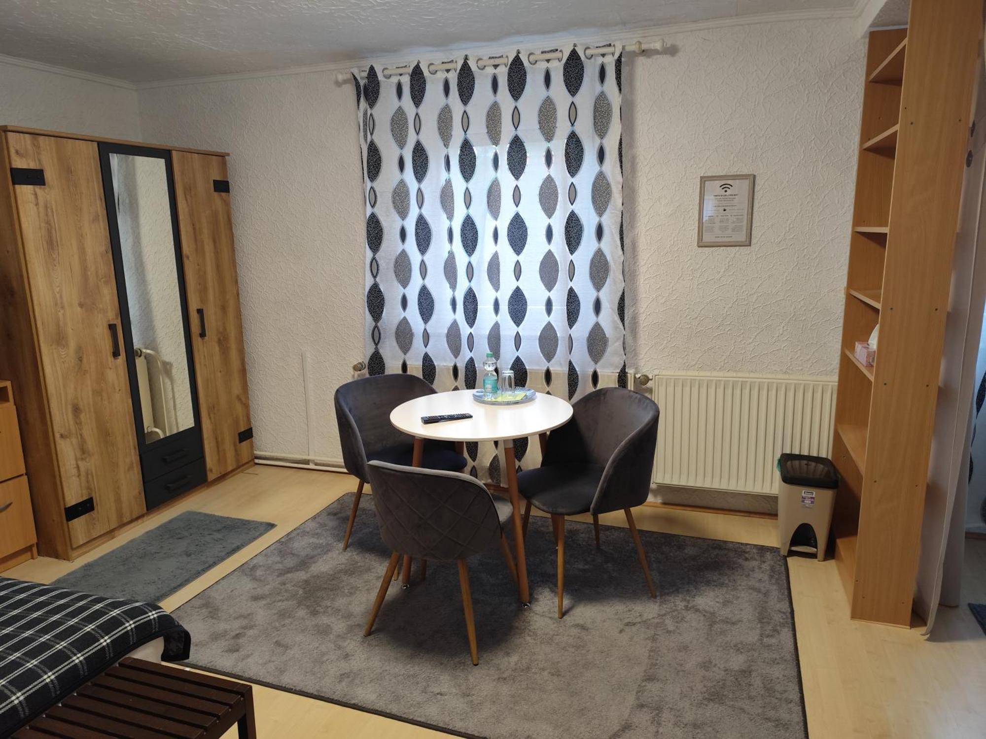 Gaestezimmer Boxenstopp Veitsbronn 외부 사진